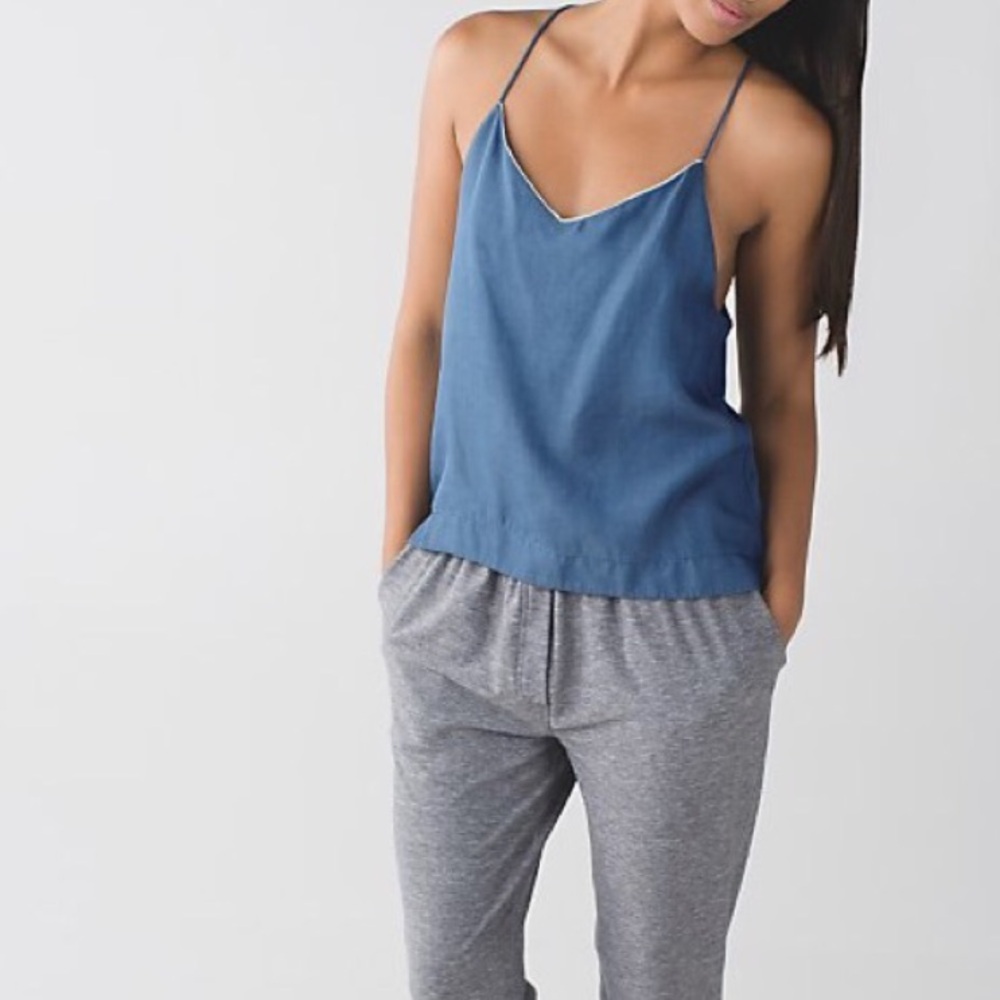 New NWOT Rare Lululemon Wake & Flow Tank Top 6 Small Blue